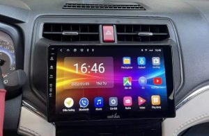Có nên độ màn hình android cho xe ô tô hay không?